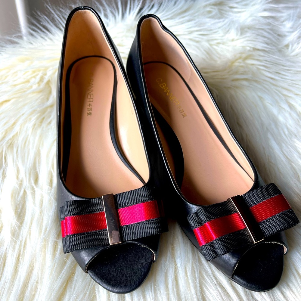C Banner Pumps size 6